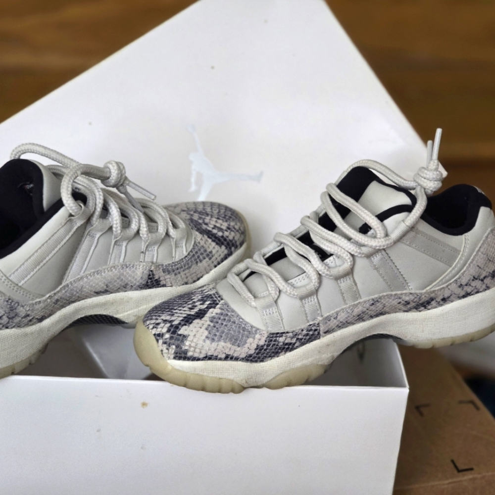 Jordan's size 5